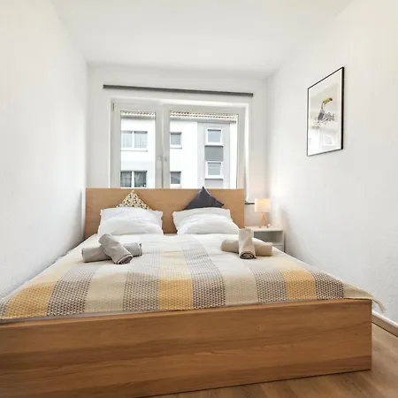 Große 80qm 3 Wohnung, Nahe Messe&klinikum, 2x 55 Smart Tv, Netflix, Keyless