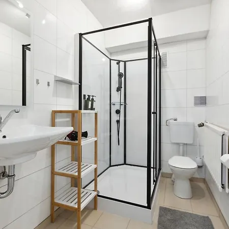 Grosse 80qm 3 Wohnung, Nahe Messe & Klinikum, 2x 55