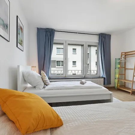 Grosse 80qm 3 Wohnung, Nahe Messe & Klinikum, 2x 55