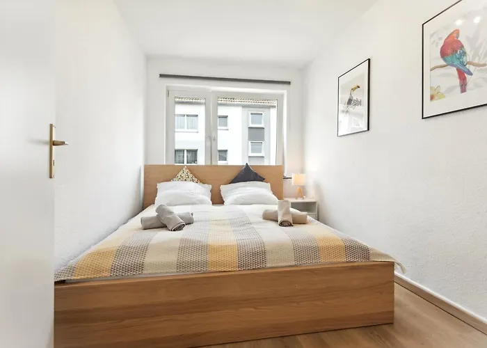 Grosse 80qm 3 Wohnung, Nahe Messe & Klinikum, 2x 55