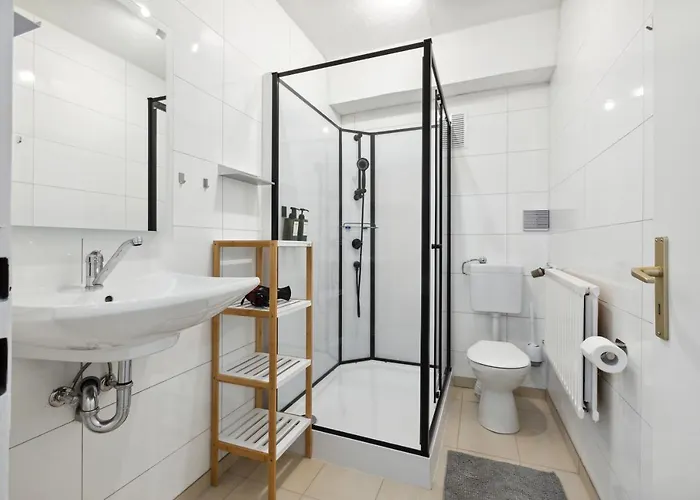 Grosse 80qm 3 Wohnung, Nahe Messe & Klinikum, 2x 55