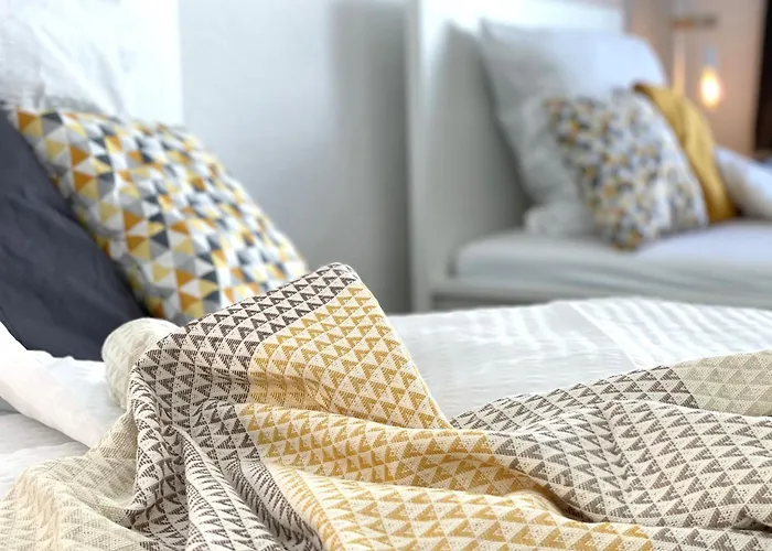 Grosse 80qm 3 Wohnung, Nahe Messe & Klinikum, 2x 55