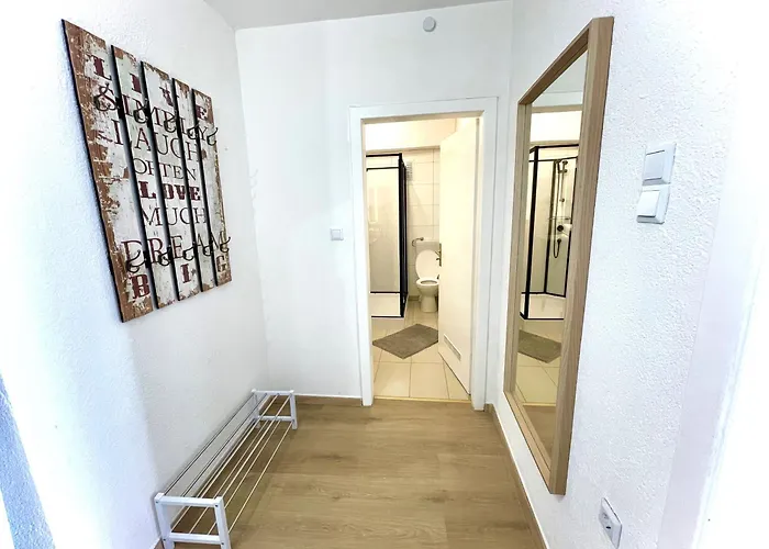 Grosse 80qm 3 Wohnung, Nahe Messe & Klinikum, 2x 55